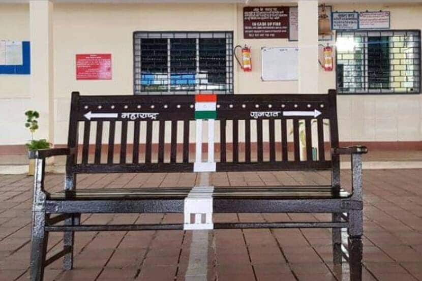 Nadurbar : तिकीट काढा महाराष्ट्रात, रेल्वे पकडा गुजरातमध्ये, नवापूर स्टेशनचा तिढा कधी सुटणार? Maharashtra Naadurbar News Navapur Railway Station when will problem solve Nadurbar : तिकीट काढा महाराष्ट्रात, रेल्वे पकडा गुजरातमध्ये, नवापूर स्टेशनचा तिढा कधी सुटणार?