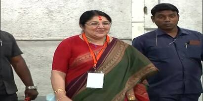 BJP Locket Chatterjee Ask Party for Self assessment due to poor result in Municipal Election draws flank from TMC CPIM Locket Chatterjee : শুধু সন্ত্রাস বললেই হবে না, স্বীকার করতে হবে নিজেদের দুর্বলতা বিস্ফোরক লকেট চট্টোপাধ্যায়