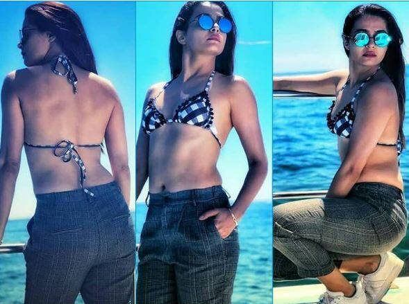 મુંબઈ: સેક્રેડ ગેમ્સ 2માં જોવા મળેલી એક્ટ્રેસ સુરવીન ચાવલા પોતાની એક્ટિંગને લઈ બોલીવૂડમાં જાણીતી છે. હાલમાં અભિનેત્રીની હોટ તસવીરો વાયરલ થઈ રહી છે. અભિનેત્રીએ બોલ્ડ તસવીરો શેર કરી છે જે ખૂબ ઝડપથી વાયરલ થઈ રહી છે.