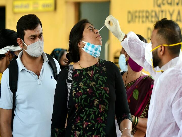 Maharashtra-Gujarat Corona Update: 96 new corona cases found in Gujarat on Friday, nine patients died in Maharashtra Maharashtra-Gujarat Corona Update: गुजरात में शुक्रवार को मिले 96 नए कोरोना मामले, महाराष्ट्र में हुई नौ मरीजों की मौत