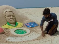 In Pics : महान क्रिकेटपटू शेन वॉर्न यांना अनोखी श्रद्धांजली, सिंधुदुर्गात साकारलं वाळुशिल्प