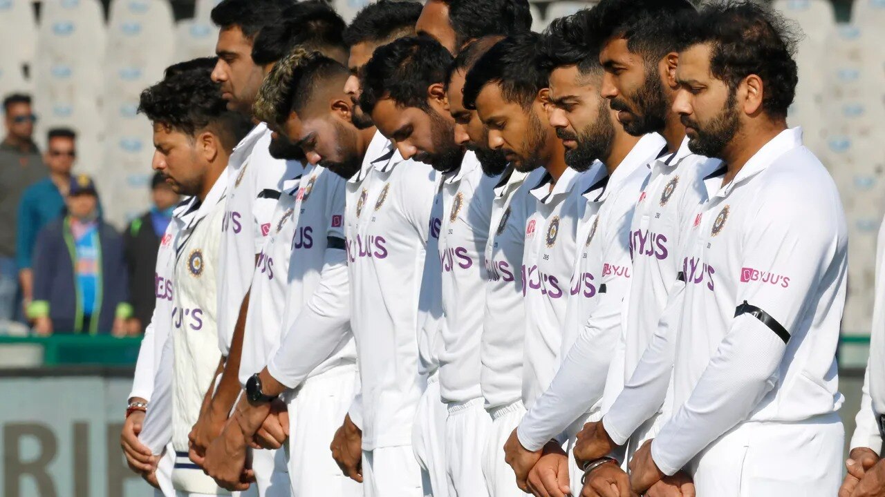 IND Vs SL: India &amp;amp; Sri Lanka Players Wear Black Armbands &amp;amp; Observe 2 Min Silence
