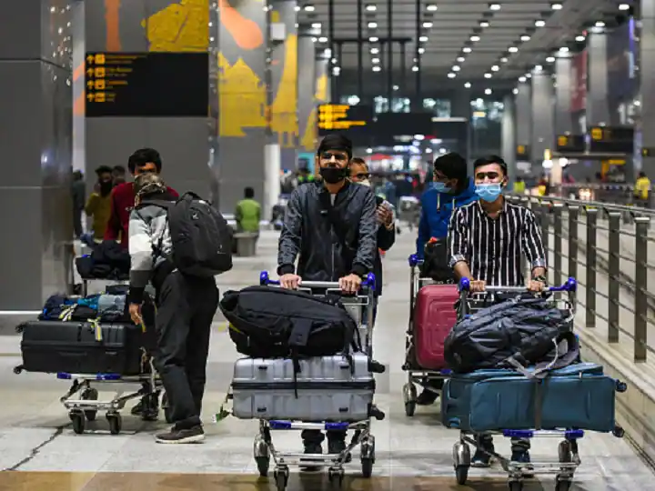 2500 Indians to return from Ukraine in 13 flights, know how many Indians are stranded in Ukraine 13 ફ્લાઈટમાં 2500 ભારતીયો યુક્રેનથી પરત આવશે, જાણો કેટલા ભારતીયો યુક્રેનમાં ફસાયેલા છે