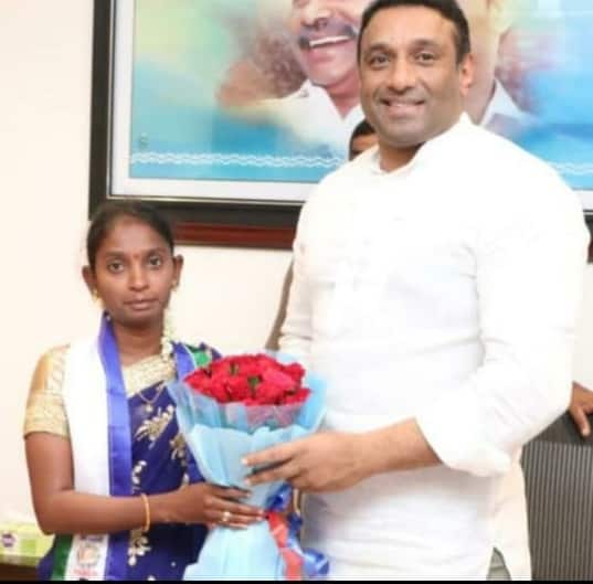 Women's Day 2022 : వాలంటీర్ నుంచి మున్సిపల్ ఛైర్ పర్సన్ వరకు, ఓ సాధారణ మహిళ విజయగాథ