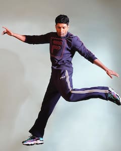 Farhan Akhtar : महिन्याभरात फरहान कमवतो 'एवढे' कोटी रुपये; पाहा फोटो