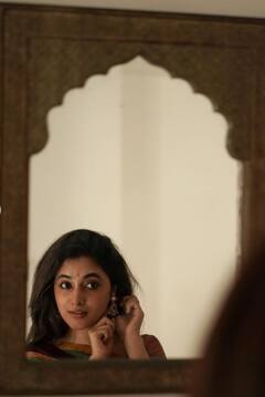 Priyanka Arul Mohan pics: தேடும் கண்களே தேம்பும் நெஞ்சமே.. பிரியங்காமோகனின் அசத்தலான க்ளிக்ஸ்!