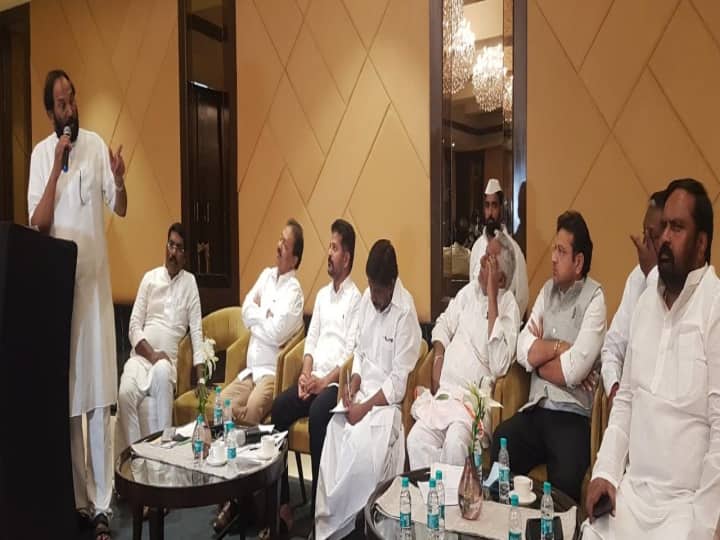 Hyderabad Congress MP Uttam Kumar Reddy says early elections will be held in Telangana CLP Meeting: తెలంగాణలో ముందస్తు ఎన్నికలు, సీఎల్పీ భేటీలో ఎంపీ ఉత్తమ్ కుమార్ రెడ్డి కీలక వ్యాఖ్యలు