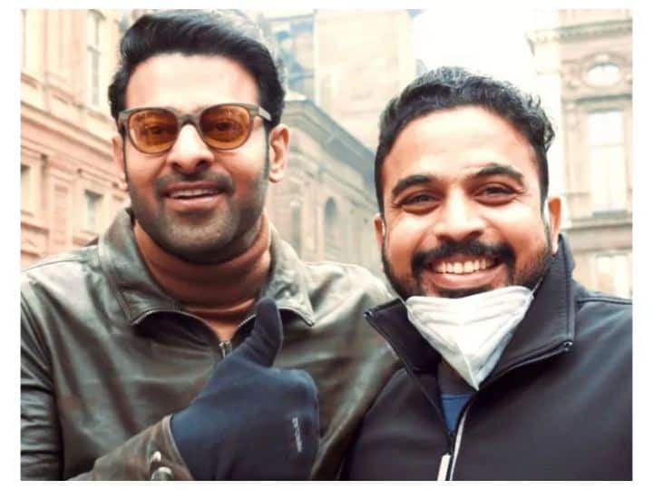 Radheshyam Director Radhakrishna Kumar chit chat with fans Radheshyam: 'అమ్మాయిలకు మాత్రమే రిప్లై ఇస్తావా?' ప్రభాస్ డైరెక్టర్ ని నిలదీసిన నెటిజన్స్