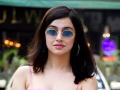 કરોડપતિ ખાનદાની આ વહુ આવા કપડાંમાં પહોંચી એરપોર્ટ, જુઓ તસવીરો