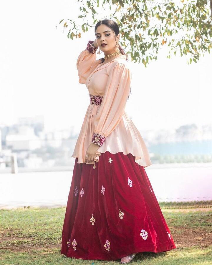 శ్రీముఖి హాట్ ఫోటోలు (Photo Courtesy: Sreemukhi Instagram)