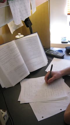 बनना चाहते हैं कंपनी सेक्रेटरी तो यहां पढ़ें सैलरी से लेकर पोस्ट तक की सभी जानकारी