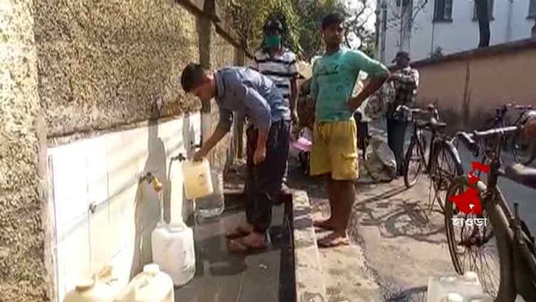 Howrah: Road blockade in Belur demanding resolution of drinking water problem Howrah: দীর্ঘদিন ধরে পানীয় জলের সঙ্কট বেলুড়ে, অবরোধের পরেই তৎপর প্রশাসন