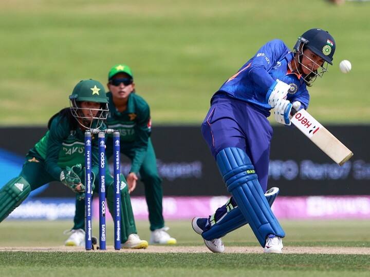 ICC Womens Cricket World Cup 2022 INDW vs PAKW match live score update Women's Cricket World Cup: स्नेह राणा और पूजा वस्त्रकार ने कराई भारत की वापसी, पाकिस्तान को दिया 245 रन का लक्ष्य