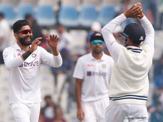 Ind vs SL Mohali Test: जडेजा ने बल्ले के बाद गेंद से मचाया धमाल, श्रीलंका की टीम 174 पर सिमटी, टीम इंडिया को विशाल बढ़त Ind vs SL Mohali Test: जडेजा ने बल्ले के बाद गेंद से मचाया धमाल, श्रीलंका की टीम 174 पर सिमटी, टीम इंडिया को विशाल बढ़त