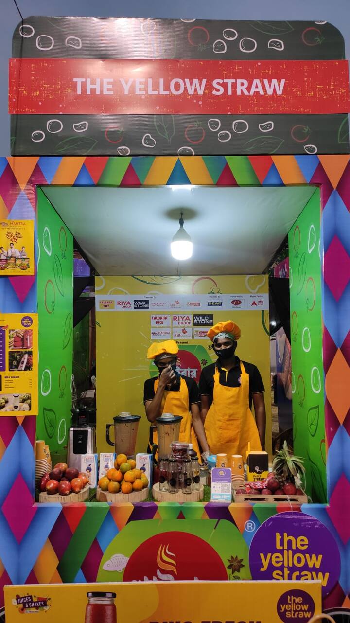 হাজির থাকছে ফ্রুট শেকও। 'খাইবার পাস'-এ এই আস্বাদন নেওয়ার সুযোগ কেবল আজকের দিন পর্যন্ত।