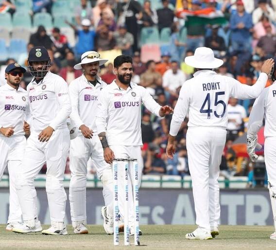 पहिल्या कसोटीत भारताचा मोठा विजय