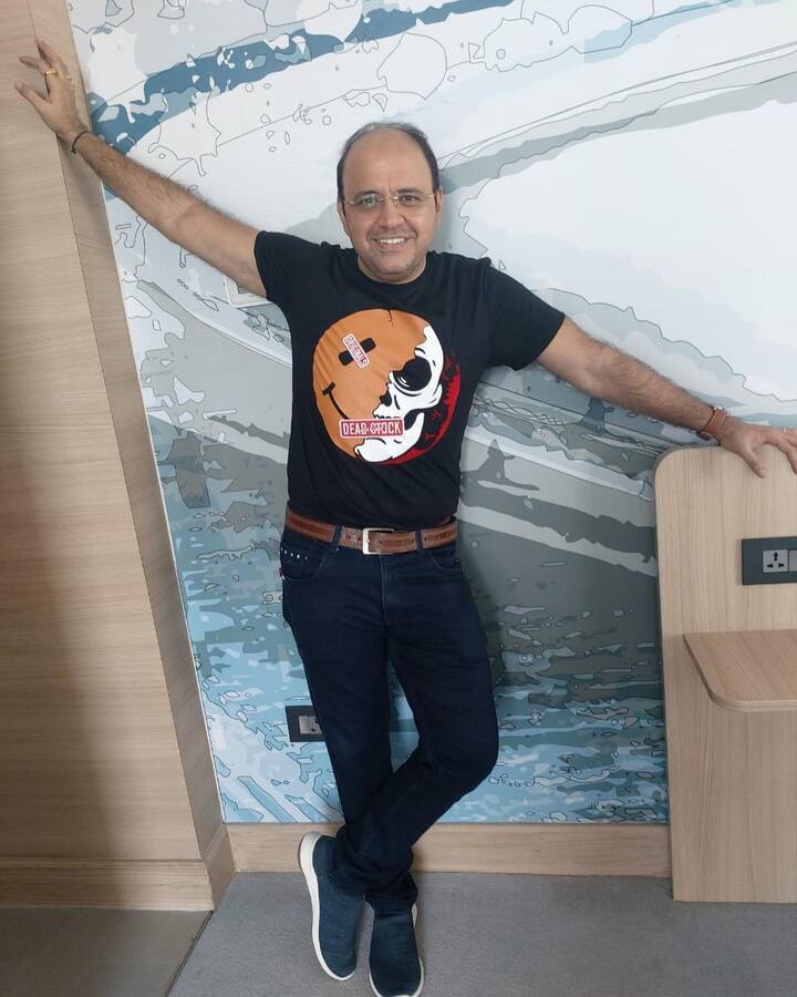 देश लौटने के बाद मंदार ने अपने पेशन को फॉलो करते हुए थियेटर ज्वॉइन किया. उन्होंने थियेटर में शुरुआत के साथ कई प्ले किए.