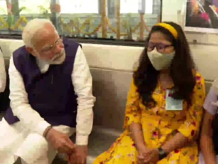 Pune Metro Inauguration: पीएम मोदी ने किया पुणे मेट्रो रेल परियोजना का उद्घाटन, ट्रेन में बैठे स्कूली छात्रों से बातचीत भी की