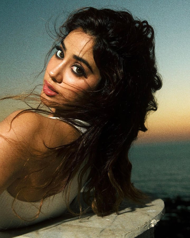 జాన్వీ కపూర్ ఫోటోలు -Image Credit:Janhvi Kapoor/Instagram