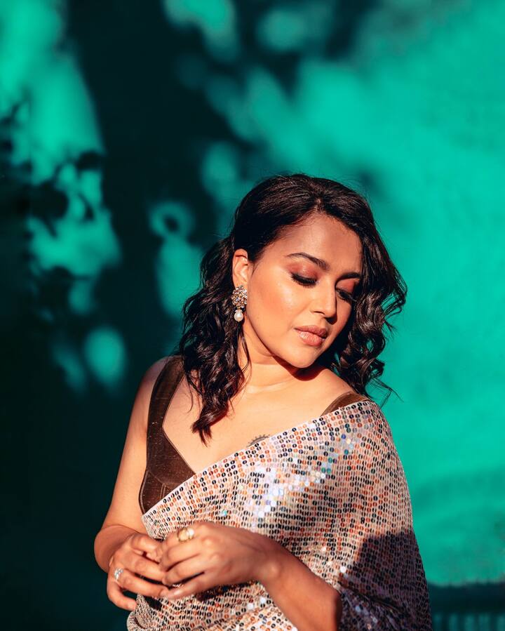 आपल्या बोल्ड आणि ब्यूटिफूल अंदाजासाठी ती प्रसिद्ध आहे.