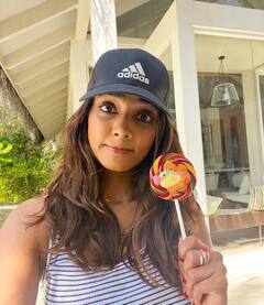 Malavika mohanan : மாளவிகா மோகனன் ரீசண்ட் இன்ஸ்டா வைரல் க்ளிக்ஸ்..!