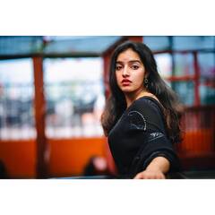 Malavika Menon clicks: ப்ளாக் புடவையில் கிரங்கடிக்கும் மாளவிகா மேனன் பிகஸ்