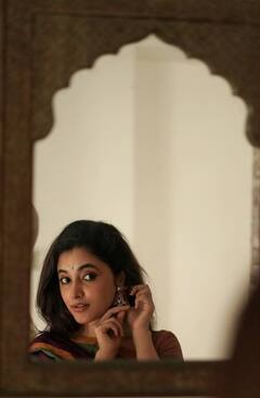 Priyanka Arul Mohan pics: தேடும் கண்களே தேம்பும் நெஞ்சமே.. பிரியங்காமோகனின் அசத்தலான க்ளிக்ஸ்!