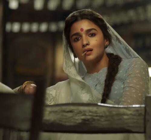 आलिया भट्टचा 'गंगूबाई काठियावाडी' सिनेमा बॉक्स ऑफिसवर धुमाकूळ घालतो आहे. या सिनेमाने जगभरात 100 कोटींहून अधिक कमाई केली आहे.