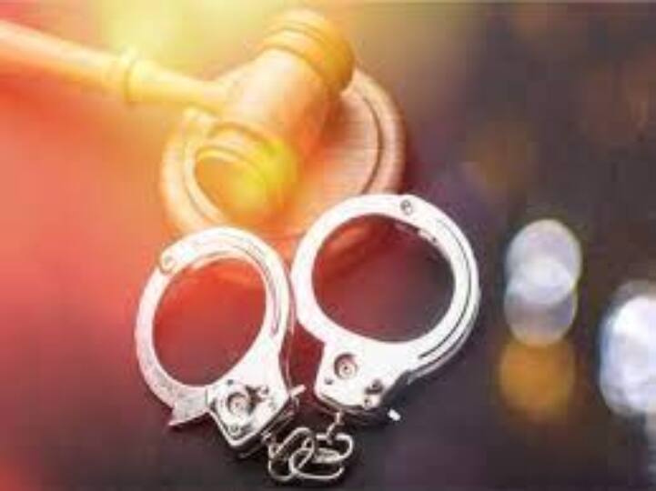 wife beheaded by the husband police arrested in perambur Crime:  சேர்ந்து வாழ மறுத்த மனைவியின் கழுத்தை அறுத்த கொடூர கணவர் கைது