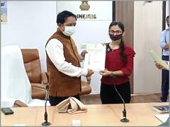 गुजरात सरकार ने पाकिस्तान से आए 41 हिंदुओं को सौंपी भारत की नागरिकता