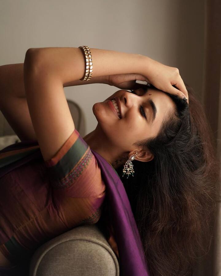 இணைந்திடாது போவதோ வானம்  ஆவதோ