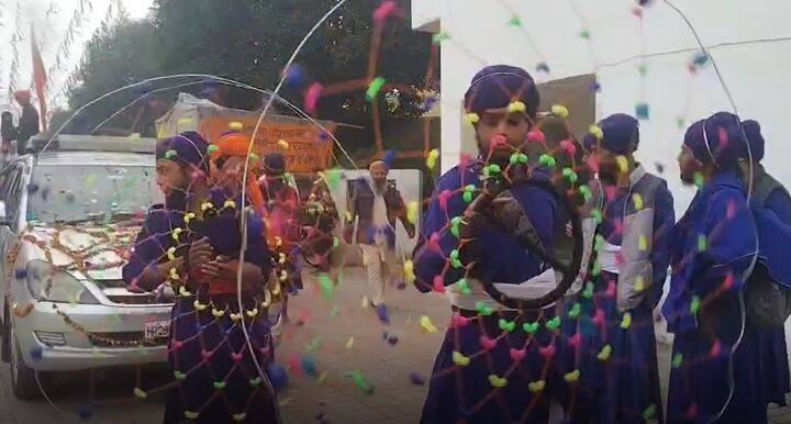 ਨਿਹੰਗ ਸਿੰਘਾਂ ਵੱਲੋਂ ਗਤਕਾ ਦੇ ਕਰਤੱਬ ਵਿਖਾਏ ਗਏ।