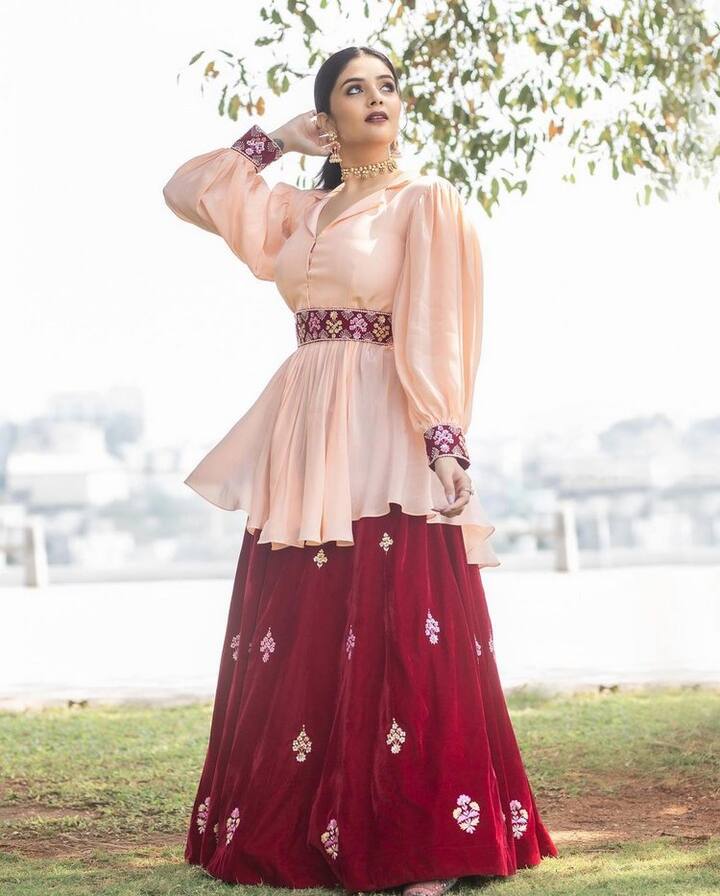 శ్రీముఖి హాట్ ఫోటోలు (Photo Courtesy: Sreemukhi Instagram)
