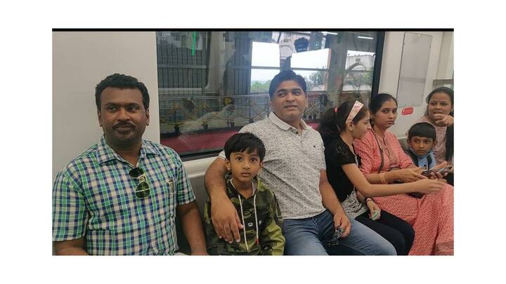 प्रधानमंत्री नरेंद्र मोदी यांच्या हस्ते पुणे मेट्रो रेल्वे प्रकल्पाच्या १२ किलोमीटर मार्गिकेचे उदघाटन करण्यात आले. त्यांनी गरवारे मेट्रो स्थानक येथे मेट्रो रेल्वे प्रकल्पाच्या प्रदर्शनाचेही उदघाटन केले.