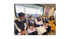 मेट्रोचा अनुभव घेण्यासाठी पहिल्या दिवशी पुणेकरांची गर्दी