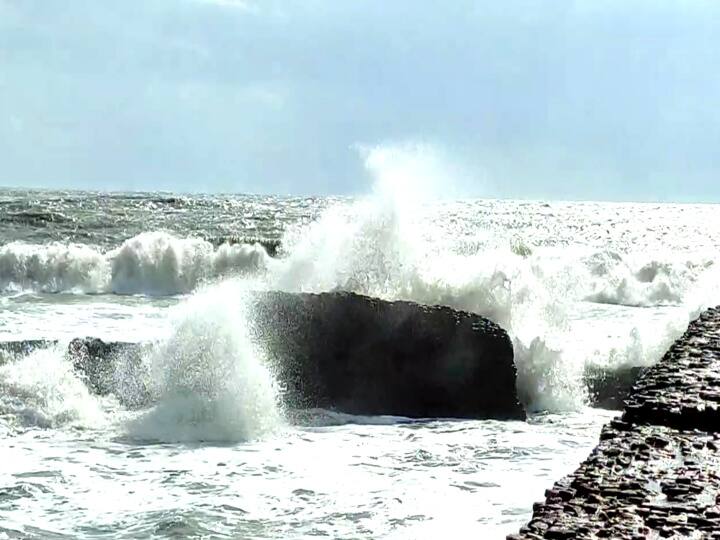 மழைக்கால நிவாரணம் கேட்கும் மயிலாடுதுறை மீனவர்கள் - மீன்பிடித்தொழில் பாதிப்பால் வேதனை Mayiladuthurai fishermen seek monsoon relief - Fisheries suffer மழைக்கால நிவாரணம் கேட்கும் மயிலாடுதுறை மீனவர்கள் - மீன்பிடித்தொழில் பாதிப்பால் வேதனை