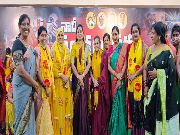 Nellore Police Demands Apology From Ex TDP MLA Vangalapudi Anitha Nellore Police Vs Anitha: వంగలపూడి అనిత వ్యాఖ్యల దుమారం! సారీ చెప్పాలని పోలీసుల డిమాండ్, మరి చెప్తారా?