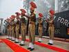 Jammu: जम्मू में अंतरराष्ट्रीय सीमा के पास 1700 से ज्यादा लोगों ने देखी बीएसएफ की ‘रिट्रीट’ प्रस्तुति