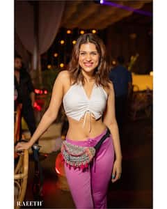 Shraddha Das Photos: 'శ్రద్ధ'గా అందంతో చంపేస్తోంది