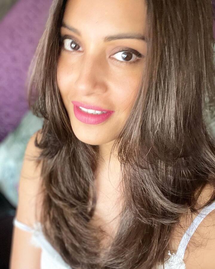 करणसोबतचे अनेक फोटो ती कायम शेअर करत असते. (photo:bipashabasu/ig)