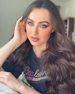 खेसारी लाल यादव की 'लंदन वाली दुल्हनिया' को देख दीवाने हुए फैंस, देखें ग्रेस रोड्स का ग्लैमरस लुक