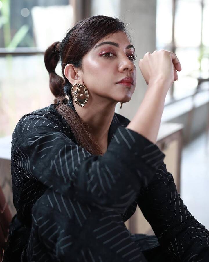 ఇదిలా ఉండగా.. తాజాగా ఈ బ్యూటీ సోషల్ మీడియాలో కొన్ని ఫొటోలను షేర్ చేసింది. (Photo Courtesy: Madonna Sebastian Instagram)