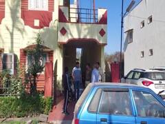 Sarguja News: बच्चों को जहर मिला कुरकुरे खिलाकर व्यवसायी ने लगाई फांसी, 4 वर्षीय बेटी की मौत, बेटा गंभीर