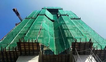 क्या आप जानते हैं इमारतों पर क्यों ढका जाता है हरे रंग का कपड़ा? बेहद दिलचस्प है ये वजह क्या आप जानते हैं इमारतों पर क्यों ढका जाता है हरे रंग का कपड़ा? बेहद दिलचस्प है ये वजह