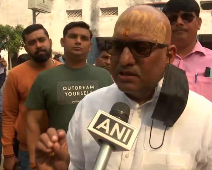 वाराणसी में कांग्रेस के अजय राय ने वोट डाला. उन्होंने कहा, 