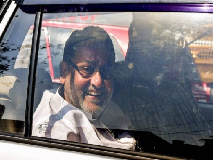 Maharashtra Minister & NCP leader Nawab Malik arrived at Arthur Road Jail. Money Laundry Case: ED की हिरासत से आर्थर रोड जेल पहुंचे नवाब मलिक, कुछ इस अंदाज में आए नजर