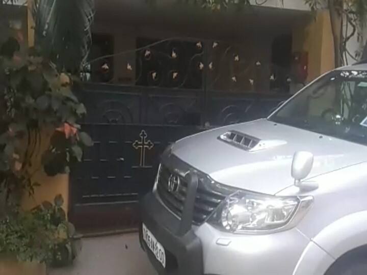 Chennai: A private TV partner was robbed of 400 grams of jewelery at his house தனியார் தொலைக்காட்சி பங்குதாரர் வீட்டில் 50 சவரன் நகை கொள்ளை