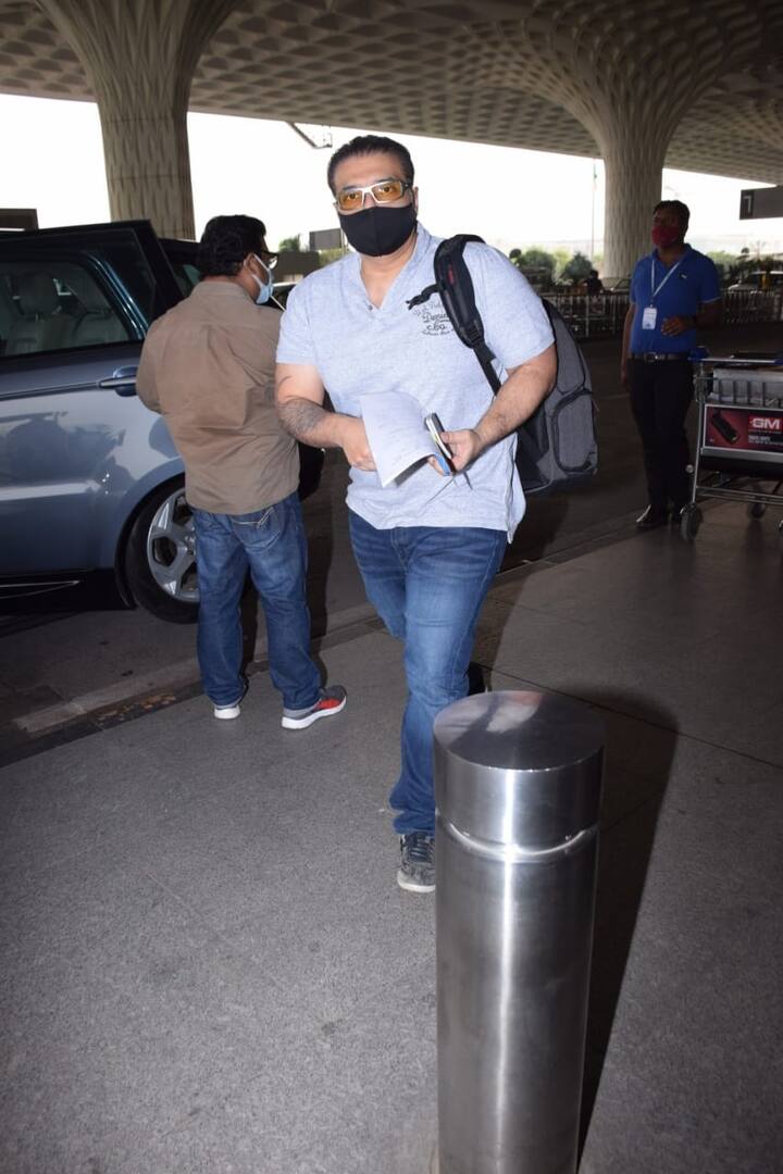 उदय चोपड़ा की ये तस्वीरें इंटरनेट पर ताबड़तोड़ वायरल हो रही हैं जिन्हें देखकर लोग अपनी आंखों पर ही यकीन नहीं कर पा रहे हैं.