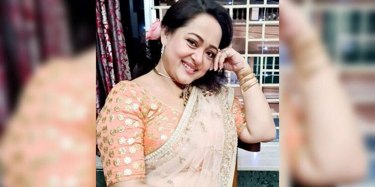 Aparajita Adhya: নিজের ক্লান্তি দূর করেন কীভাবে? জানালেন অপরাজিতা আঢ্য Aparajita Adhya: Aparajita Adhya dances to Key Sera Sera when she is too much fatigued Aparajita Adhya: নিজের ক্লান্তি দূর করেন কীভাবে? জানালেন অপরাজিতা আঢ্য