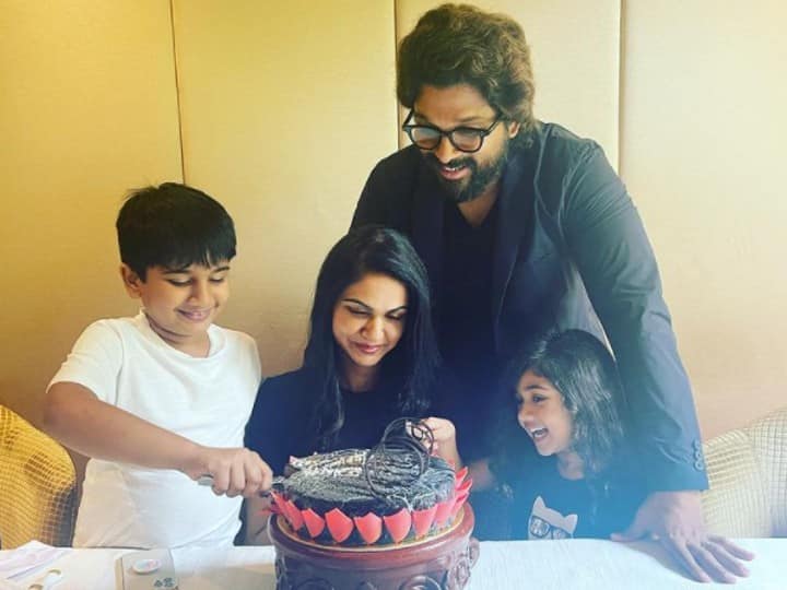 Pushpa: The Rise Allu Arjun celebrates 11 years of togetherness with Allu Sneha Reddy Pushpa Star Allu Arjun Celebrates 11 Years Of Togetherness With Wife Allu Sneha Reddy, Shares Pics